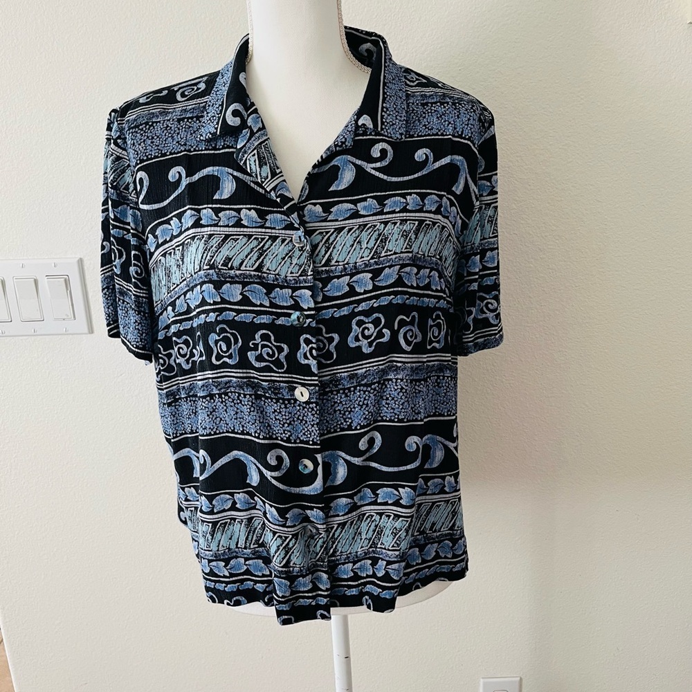 Women Short-Sleeve Black & Light Blue Patterned Shirt